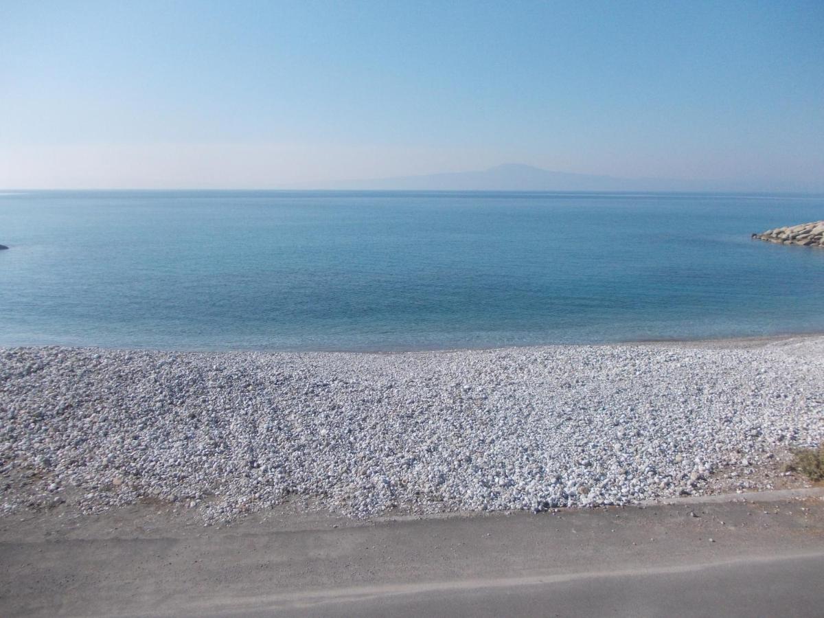 Akrogiali Beach Apartments Buitenkant foto